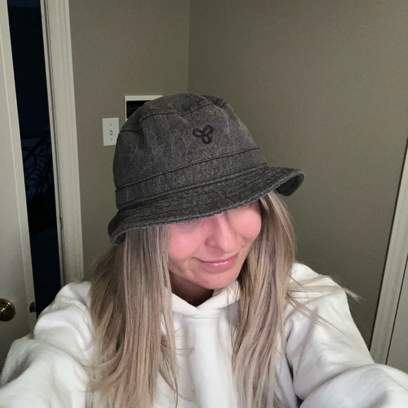 Grey TNA bucket hat - Picture 1 of 4